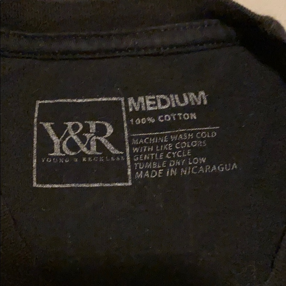 YOUNG & RECKLESS SHIRT MEDIUM - Picture 3 of 3